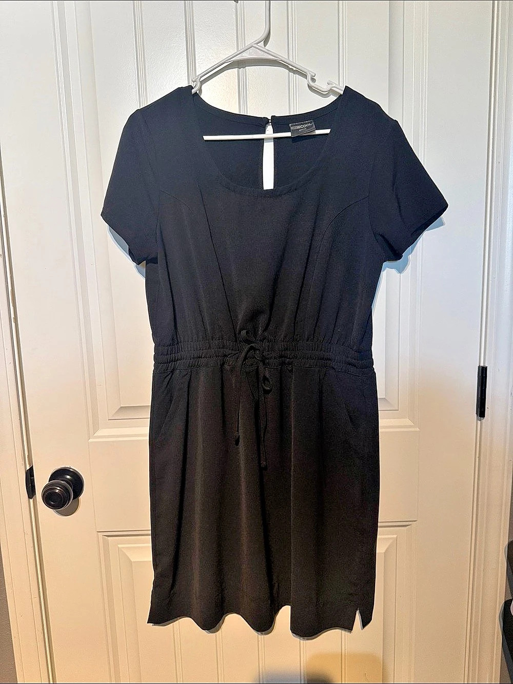 32 Degrees Cool Black Midi Dress Size Medium